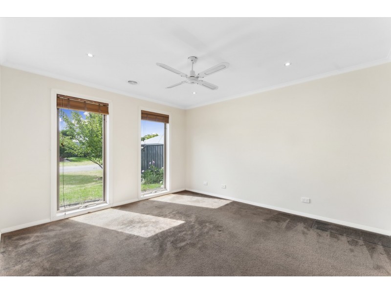 17 Dryden Place, Sale VIC 3850