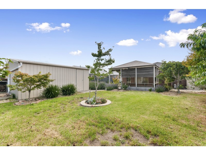 17 Dryden Place, Sale VIC 3850