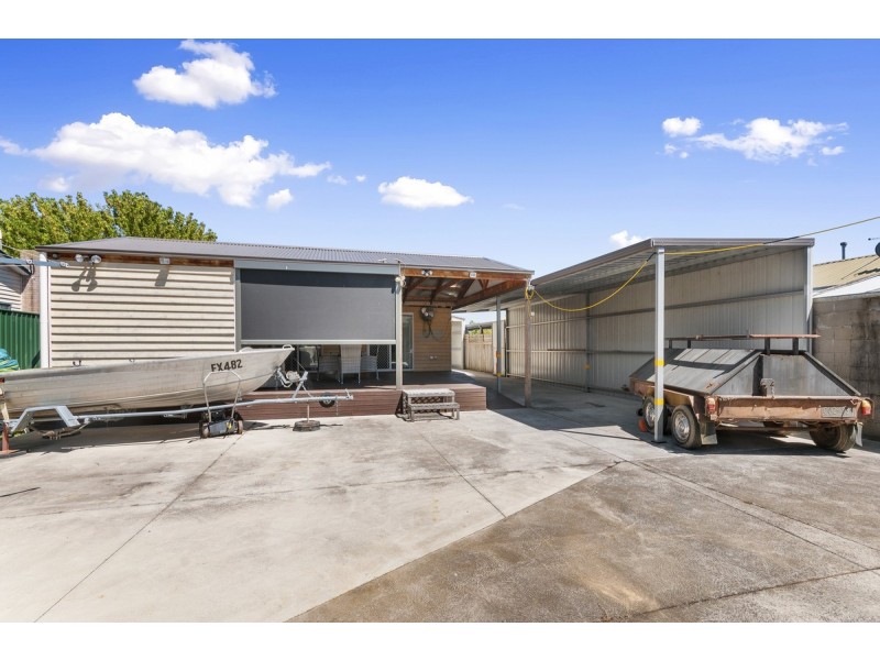 14 Howard Street, Sale VIC 3850
