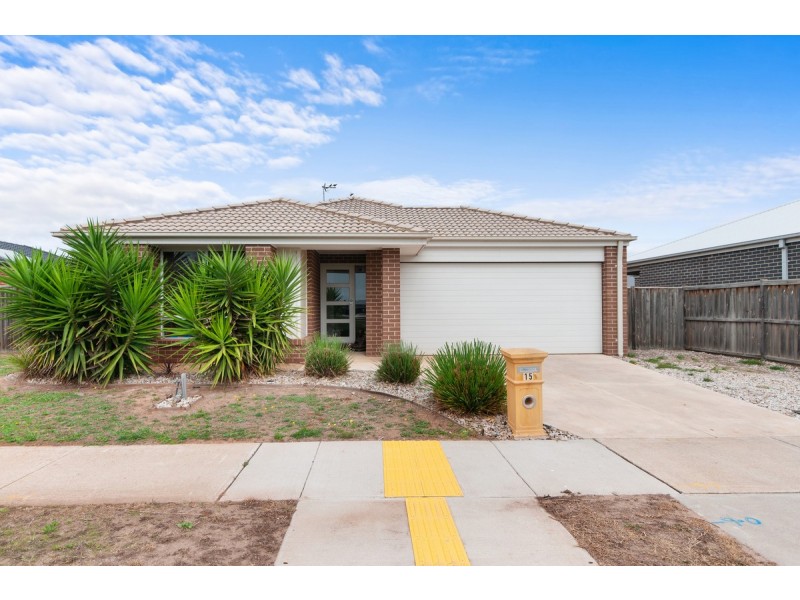 15 Cantwell Drive, Sale VIC 3850