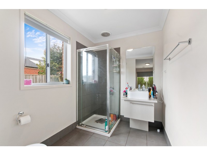 15 Cantwell Drive, Sale VIC 3850