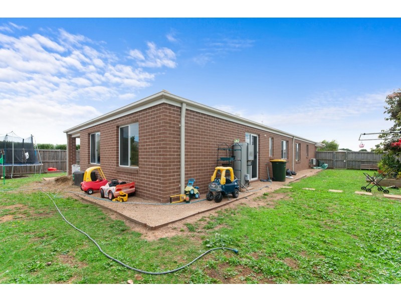 15 Cantwell Drive, Sale VIC 3850