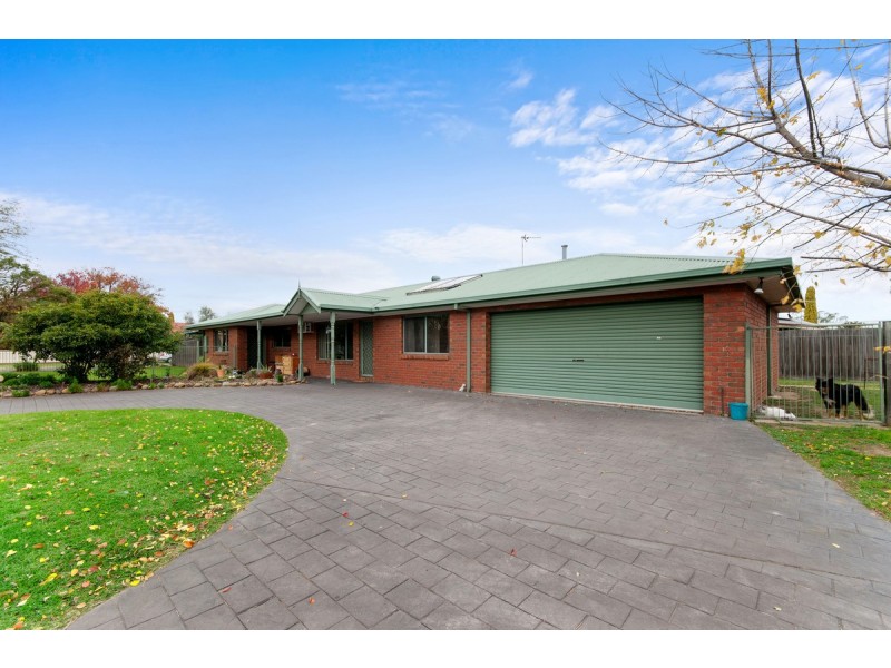2 Stafford Drive, Sale VIC 3850