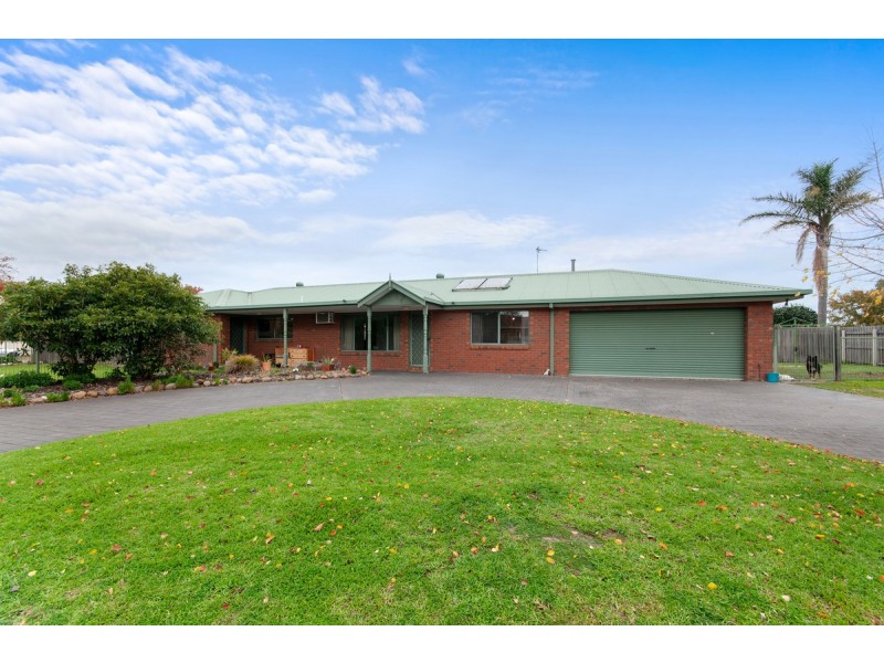 2 Stafford Drive, Sale VIC 3850
