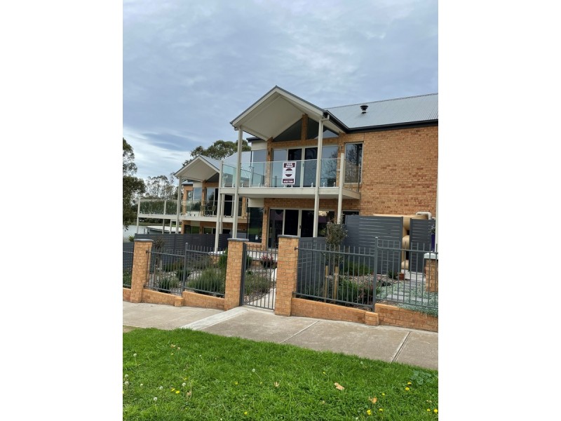 2/62 York Street, Sale VIC 3850