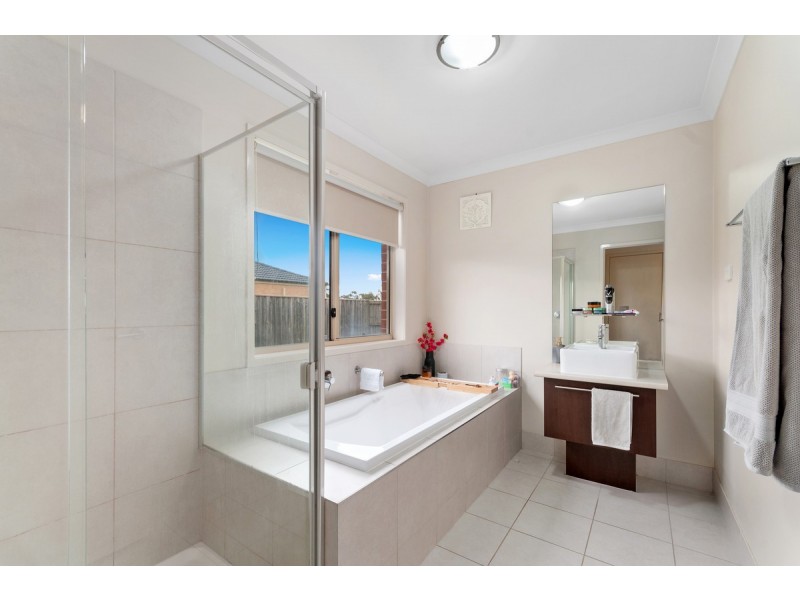 7 Cantwell Drive, Sale VIC 3850