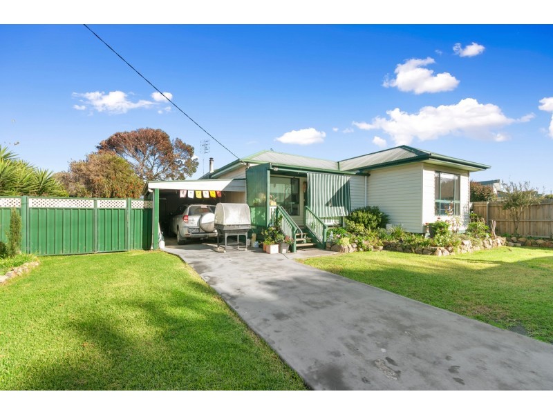 71 Main Road, Seaspray VIC 3851