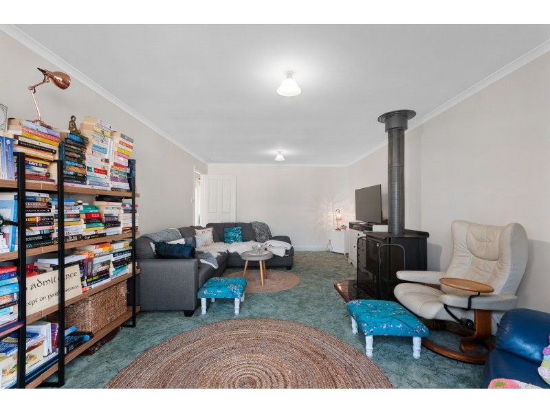 71 Main Road, Seaspray VIC 3851