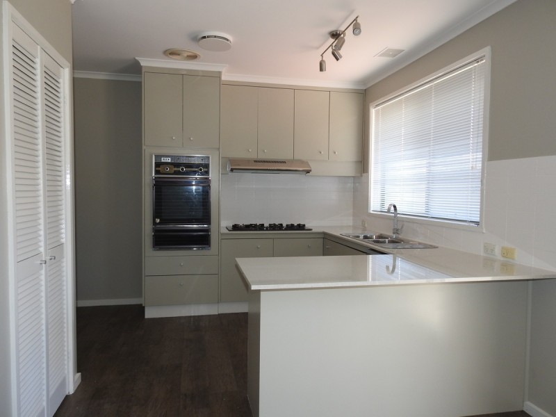 13 Araluen Drive, Sale VIC 3850