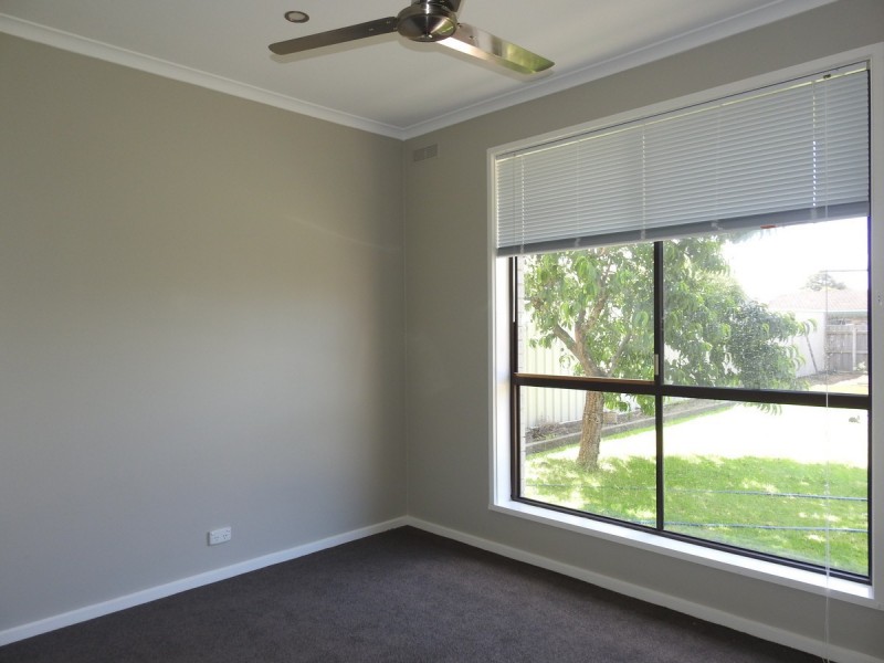 13 Araluen Drive, Sale VIC 3850