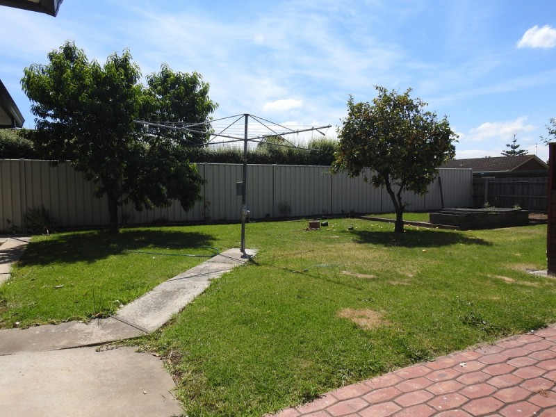 13 Araluen Drive, Sale VIC 3850