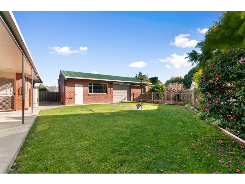 8 Jennifer Court, Sale VIC 3850