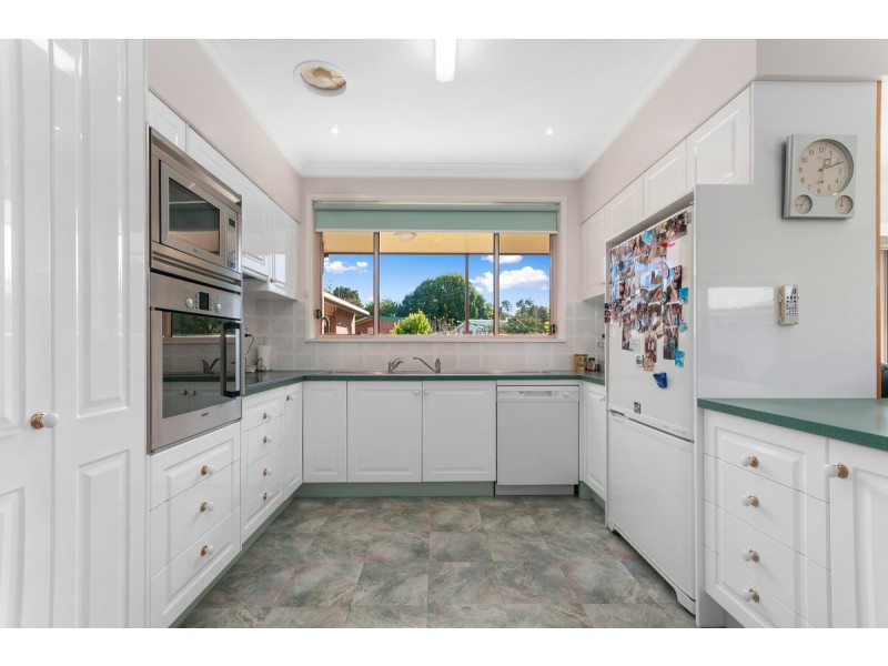 8 Jennifer Court, Sale VIC 3850