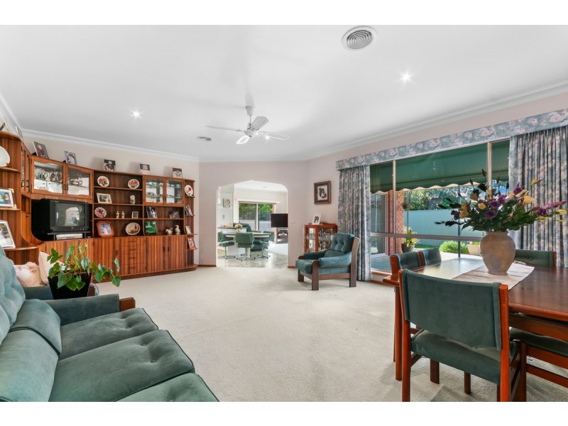 8 Jennifer Court, Sale VIC 3850