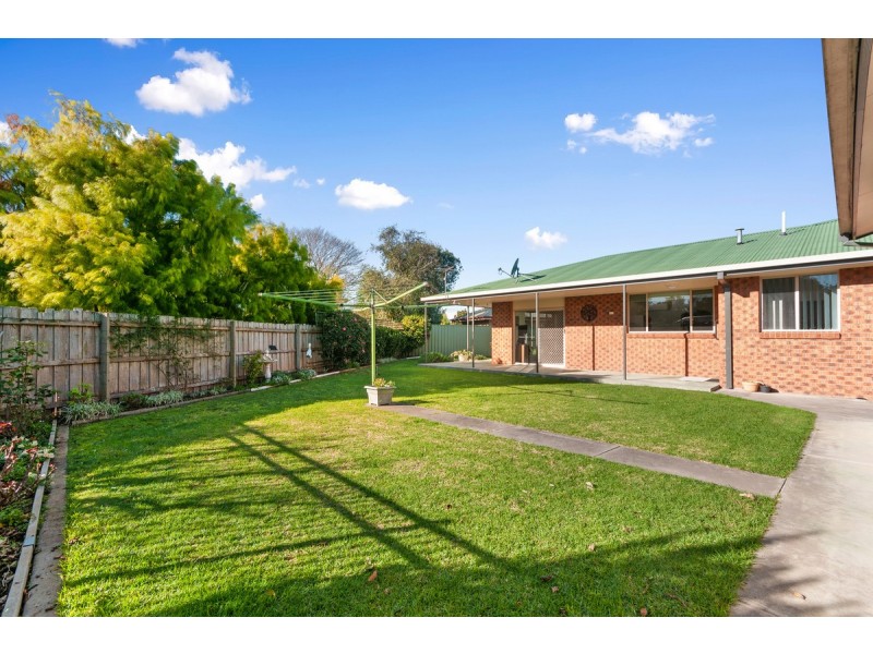 8 Jennifer Court, Sale VIC 3850