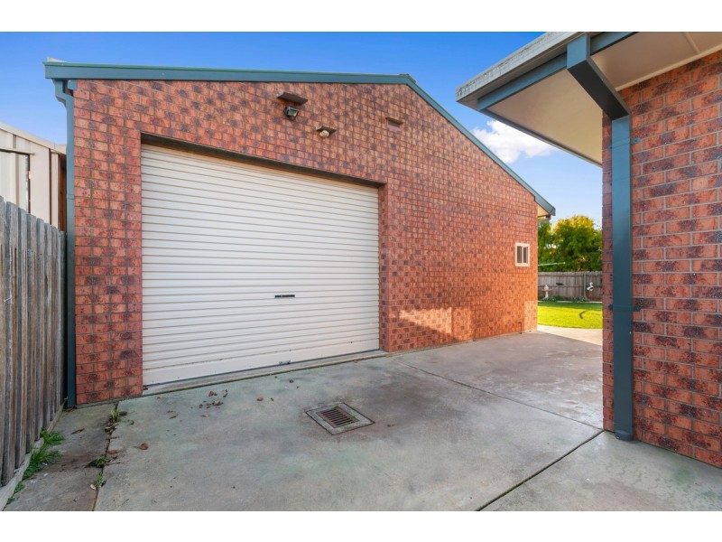 8 Jennifer Court, Sale VIC 3850