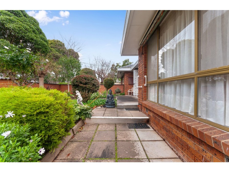 2 Indra Court, Sale VIC 3850