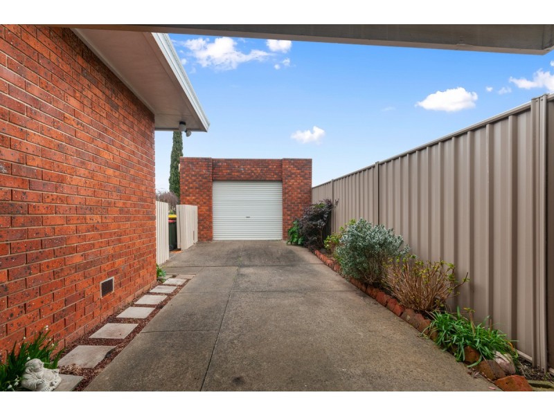 2 Indra Court, Sale VIC 3850