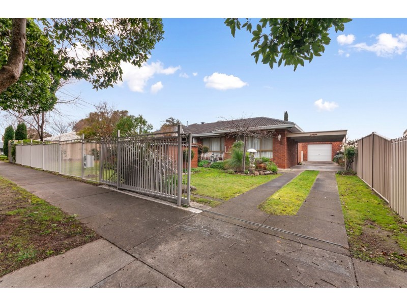 2 Indra Court, Sale VIC 3850