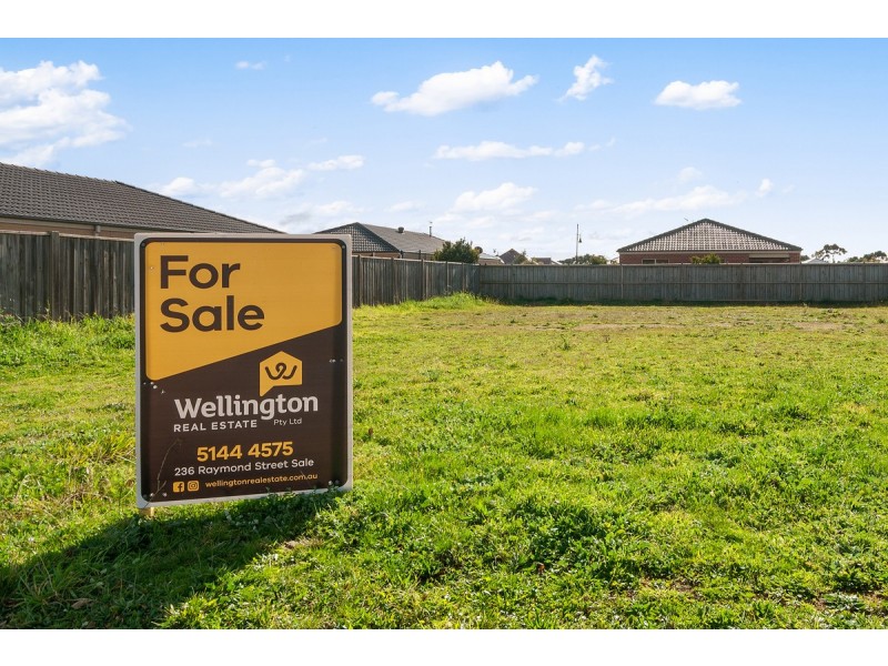 18 Ruthberg Drive, Sale VIC 3850