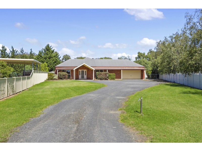 9 Finegan Court, Sale VIC 3850