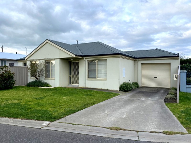 3 Carriage Court, Sale VIC 3850