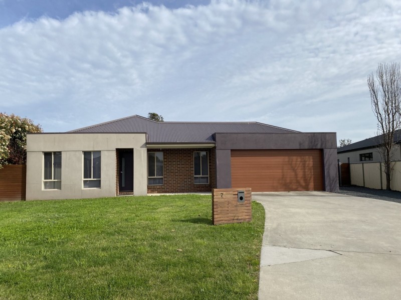 7 Gilchrist Court, Stratford VIC 3862
