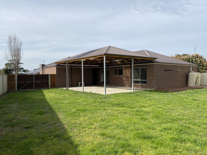 7 Gilchrist Court, Stratford VIC 3862