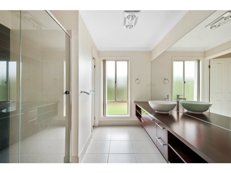 12 Stuart Place, Sale VIC 3850