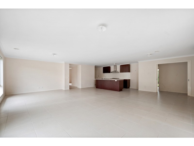 12 Stuart Place, Sale VIC 3850