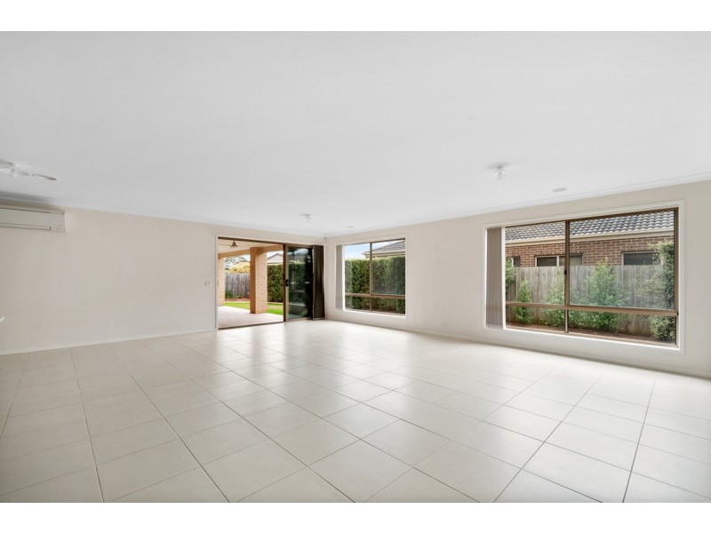12 Stuart Place, Sale VIC 3850