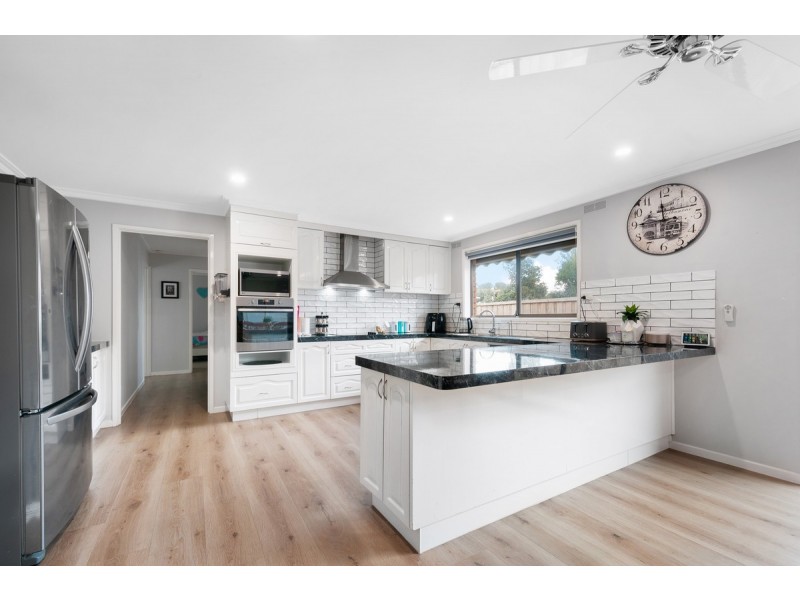 6 McDonald Court, Sale VIC 3850