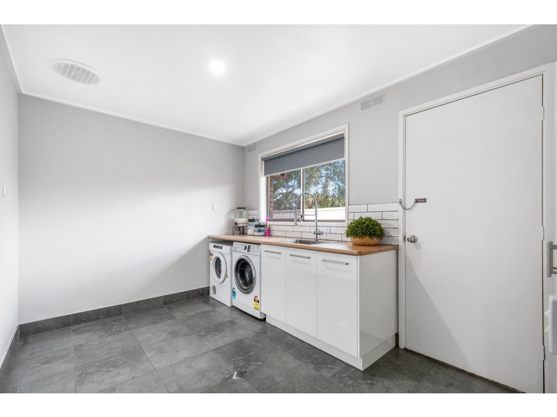 6 McDonald Court, Sale VIC 3850