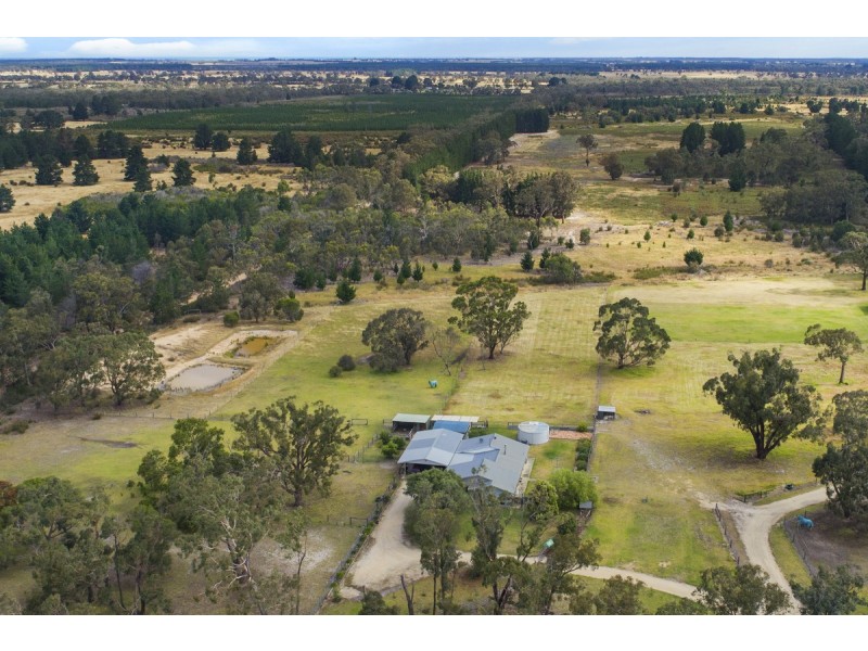 456 Carrs Creek Road, Longford VIC 3851