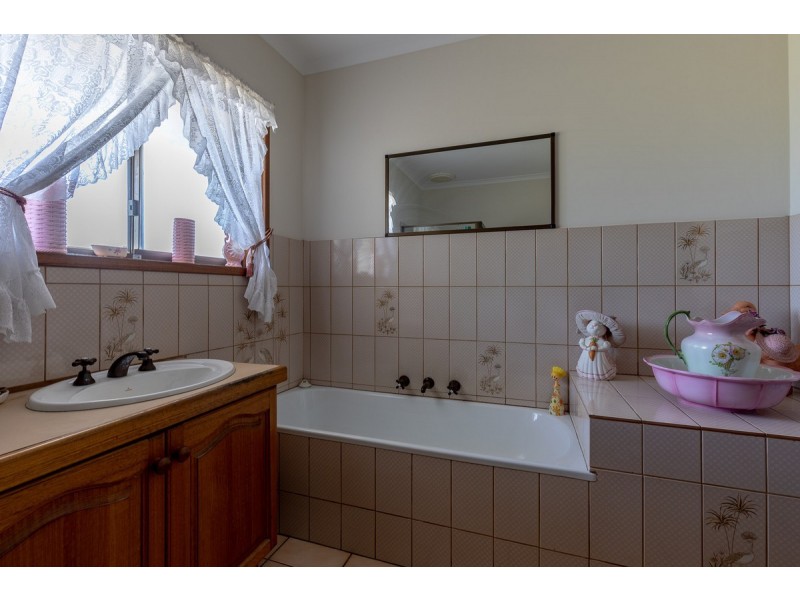 11 Boyces Road, Cobains VIC 3851