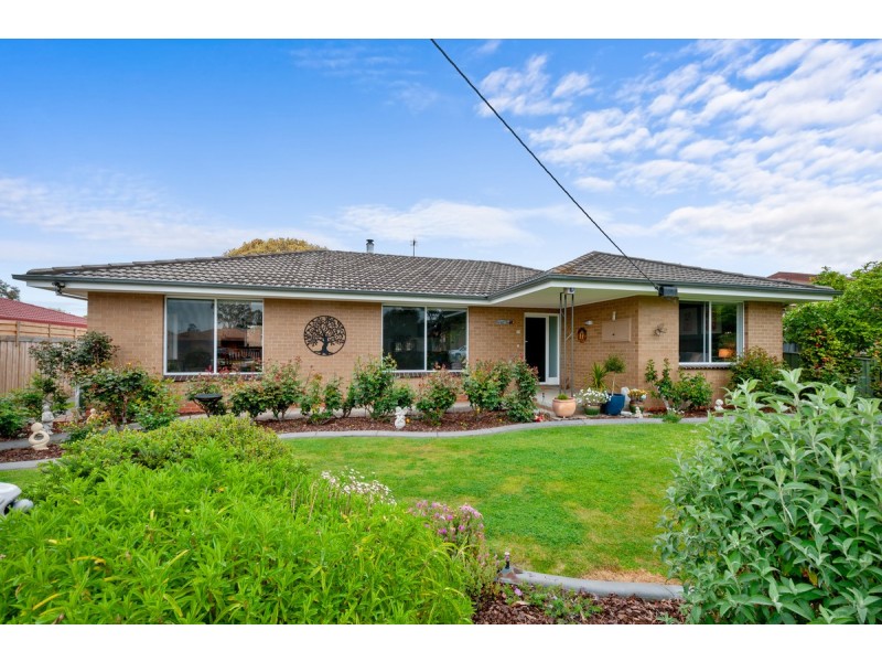 16 Jones Street, Stratford VIC 3862