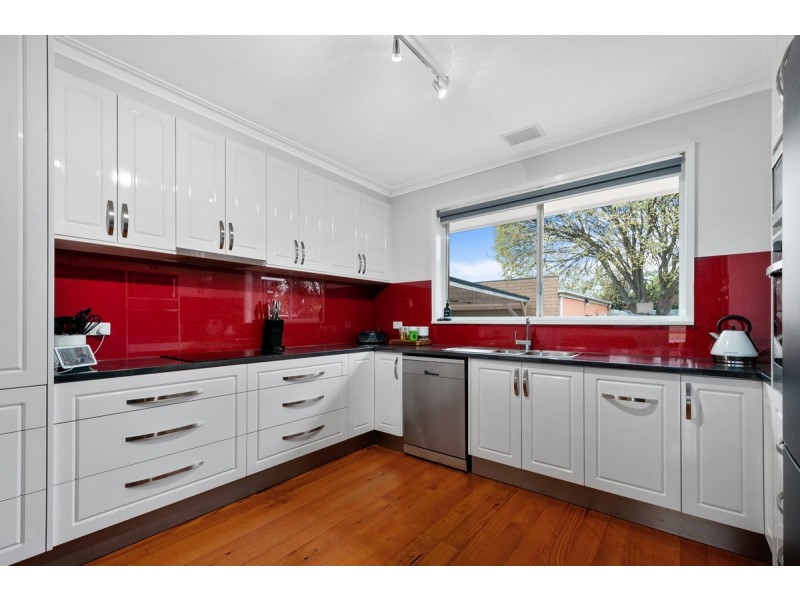 16 Jones Street, Stratford VIC 3862