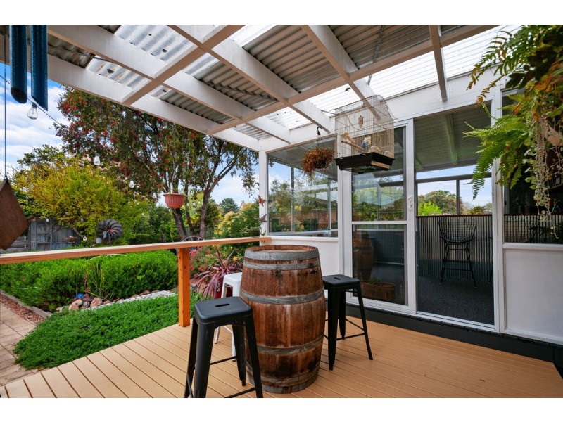 16 Jones Street, Stratford VIC 3862