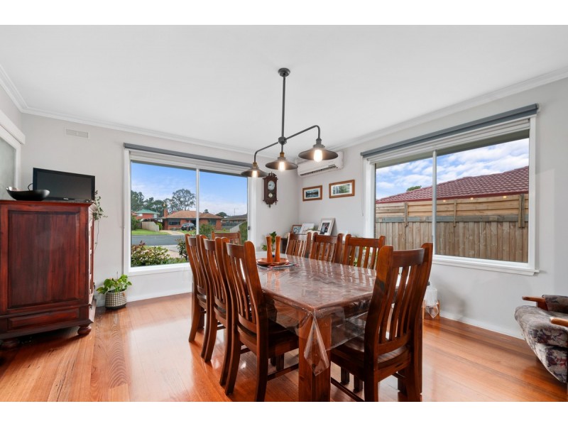 16 Jones Street, Stratford VIC 3862