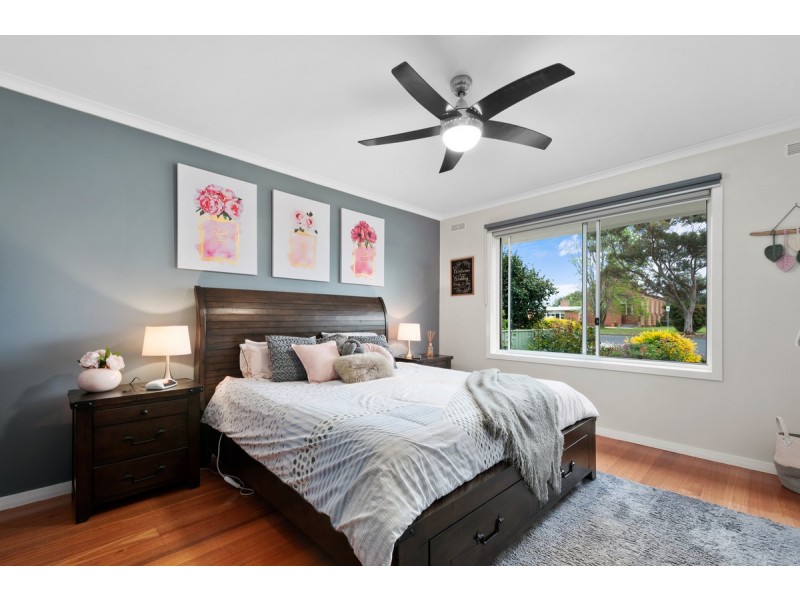 16 Jones Street, Stratford VIC 3862