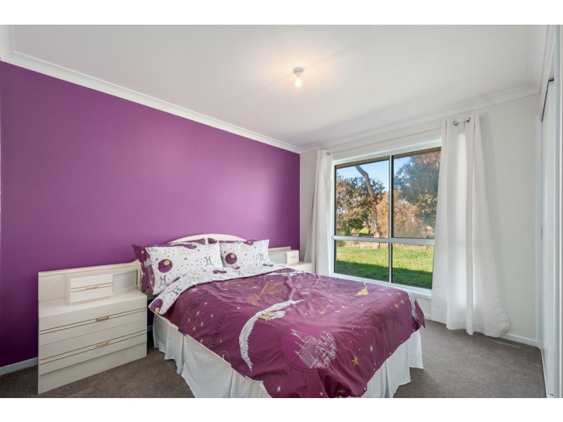 6 Wattlebird Close, Seaspray VIC 3851