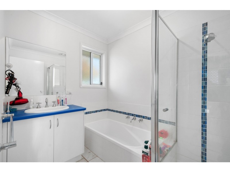 6 Wattlebird Close, Seaspray VIC 3851