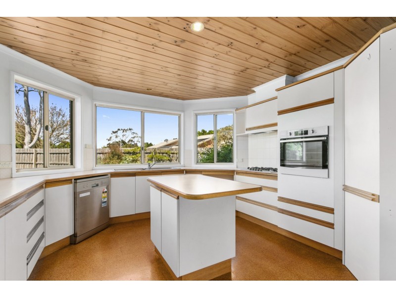 11 Melaleuca Court, Sale VIC 3850