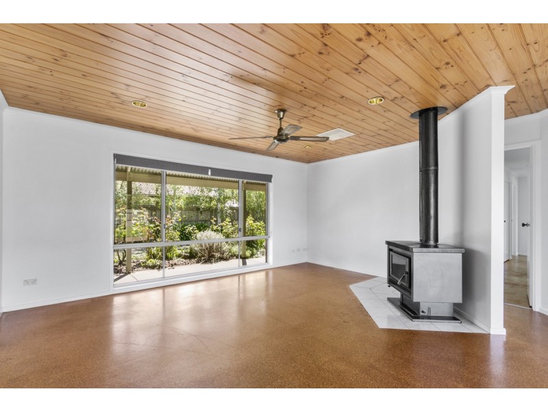 11 Melaleuca Court, Sale VIC 3850