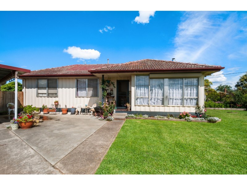 13 Overend Crescent, Sale VIC 3850