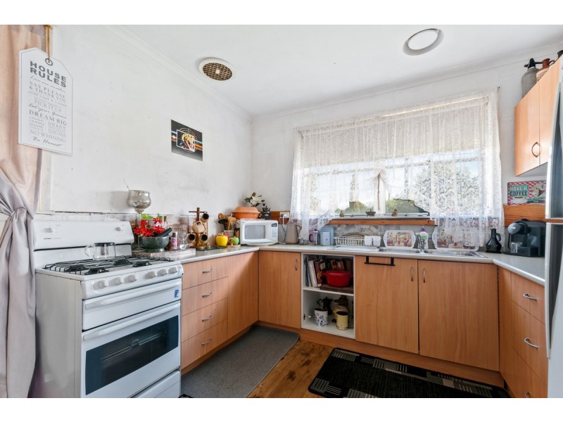 13 Overend Crescent, Sale VIC 3850