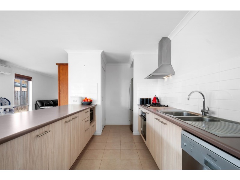 11 Ruthberg Drive, Sale VIC 3850