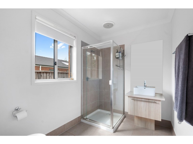 11 Ruthberg Drive, Sale VIC 3850