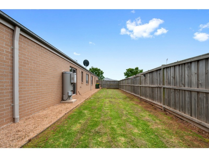 11 Ruthberg Drive, Sale VIC 3850