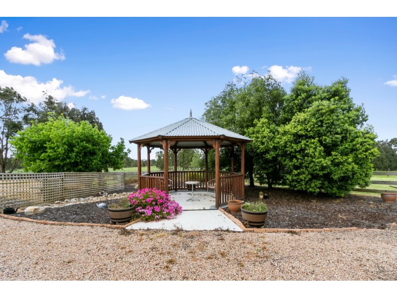 86 Gooch Road, Stratford VIC 3862